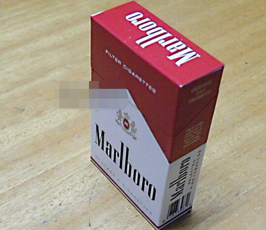 越代龙凤呈祥香烟批发，传承经典，品味非凡